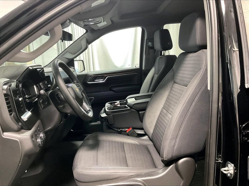 Used 2023 Chevrolet Silverado 1500 LT AWD/4WD image 10