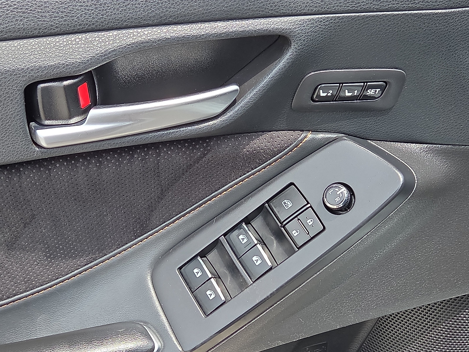 Used 2019 Toyota Avalon Touring FWD image 13