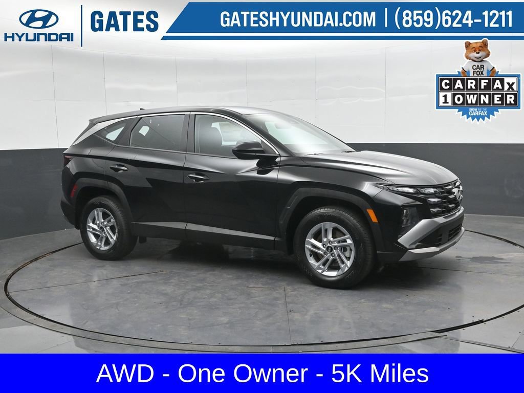 Used 2025 Hyundai Tucson SE AWD/4WD image 1