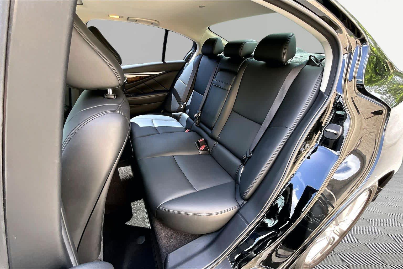 Used 2019 INFINITI Q50 Luxe w/ Essential Package (3.0T Luxe) RWD image 21