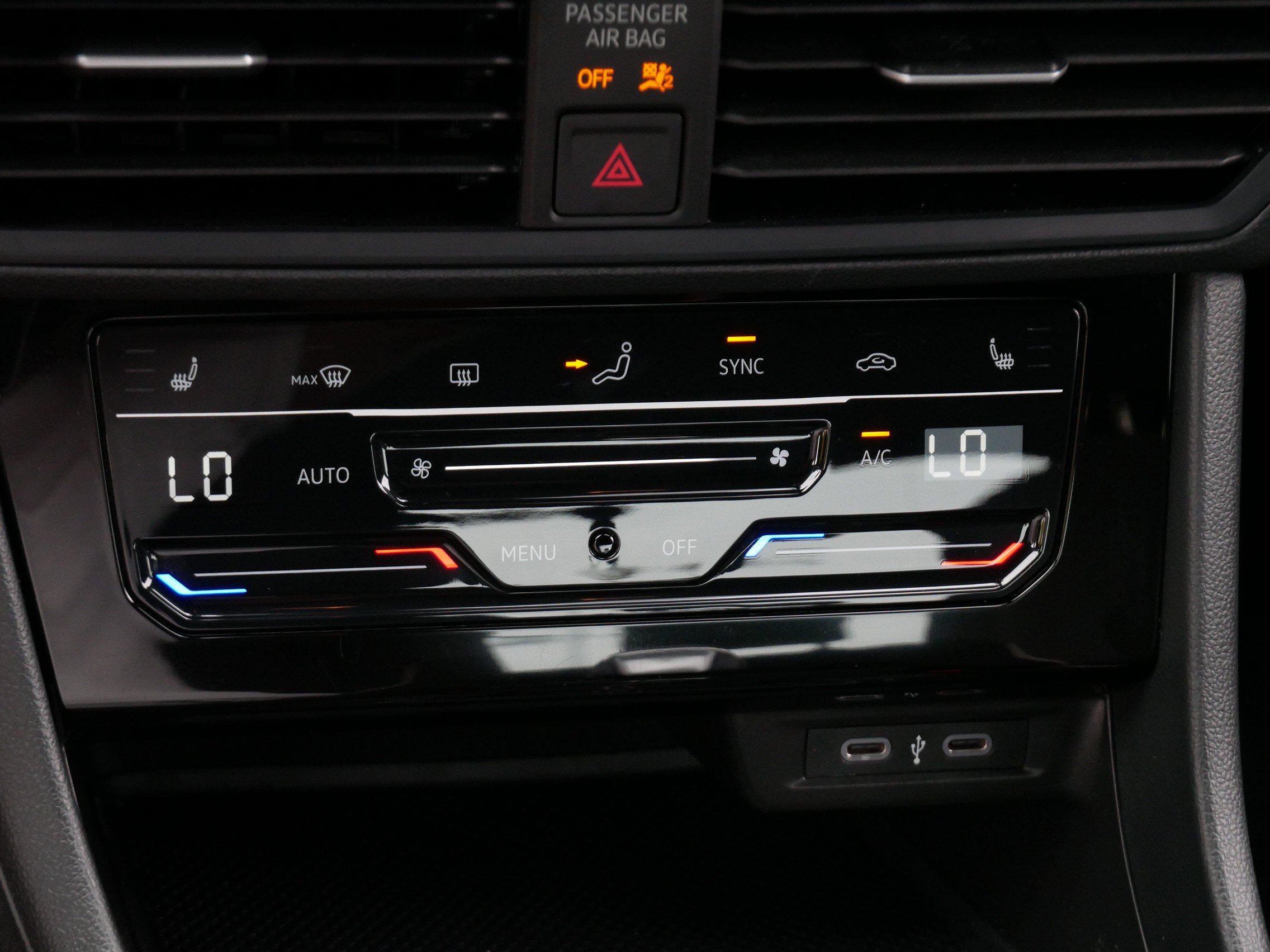 Certified 2025 Volkswagen Jetta Sport FWD image 23