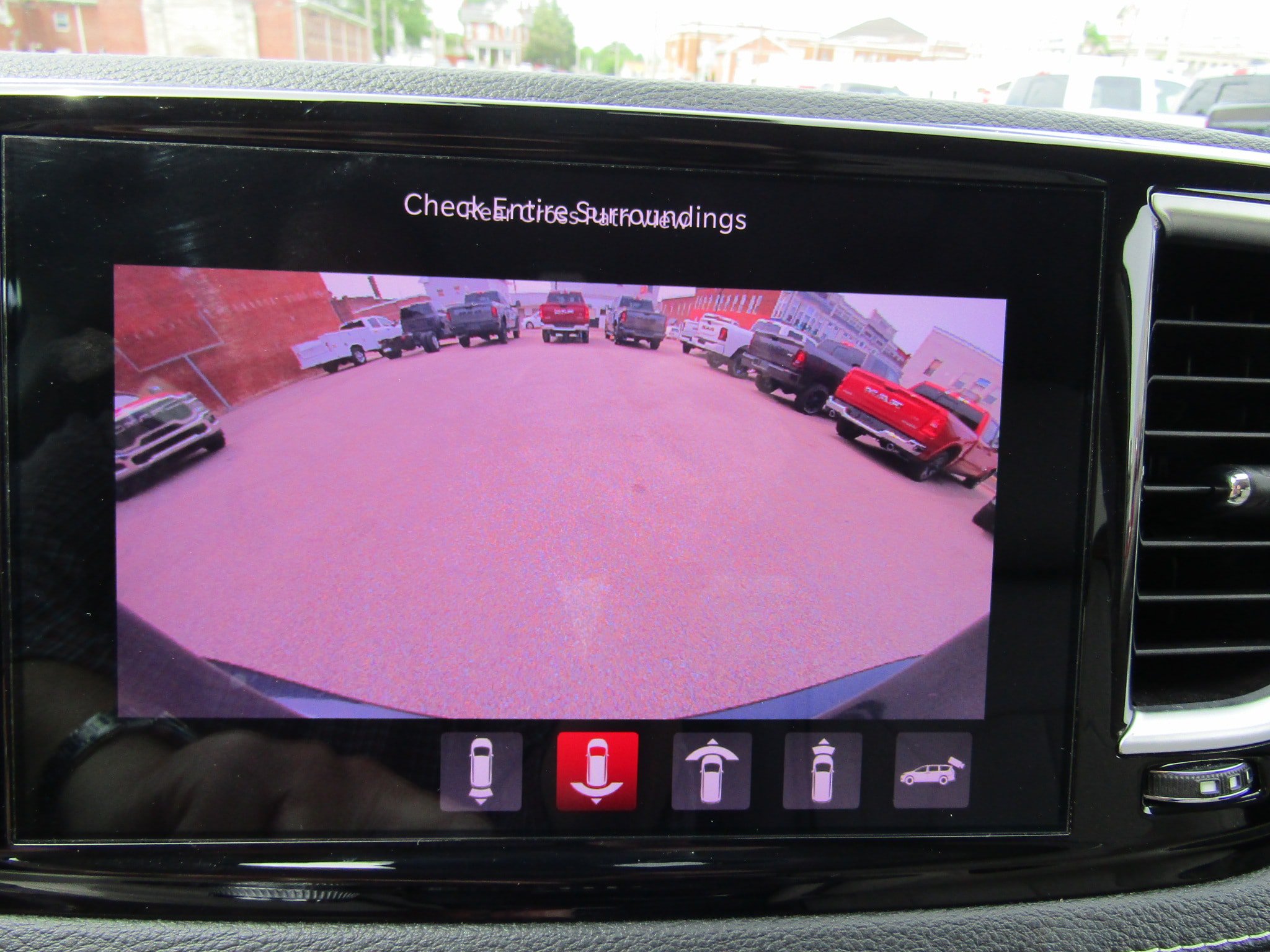 Used 2021 Chrysler Pacifica Limited w/ Premium & Safety Sphere Group AWD/4WD image 33