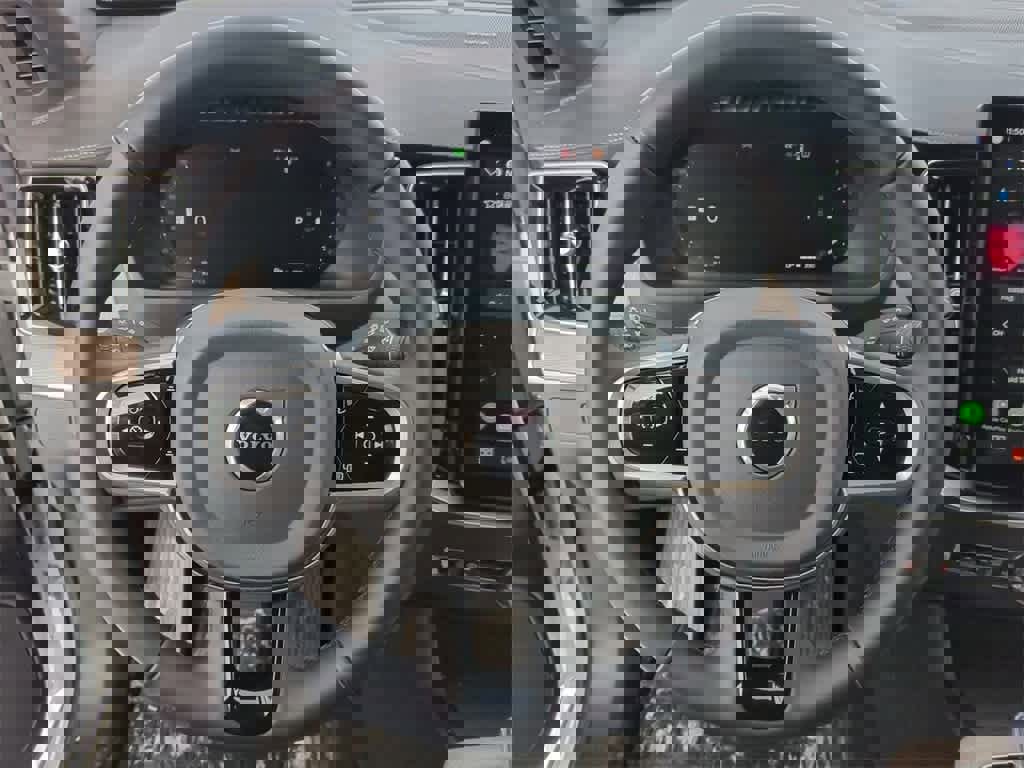 Certified 2026 Volvo XC90 B6 Plus w/ Protection Package Premier image 21