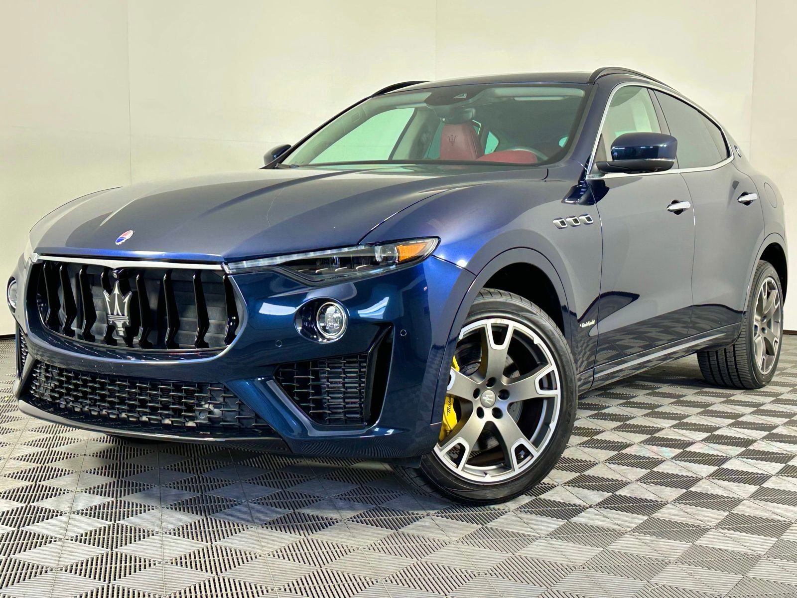 Used 2020 Maserati Levante S GranSport AWD/4WD image 39