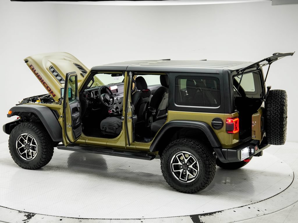 Used 2025 Jeep Wrangler Unlimited Rubicon w/ Convenience Group AWD/4WD image 36
