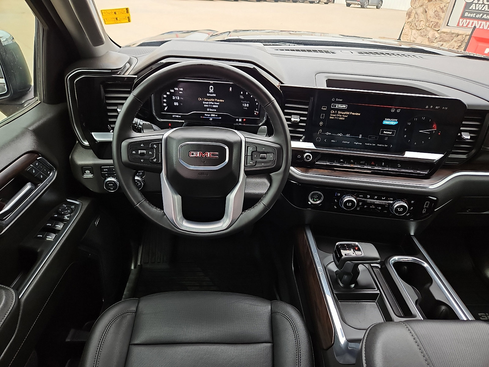 Used 2024 GMC Sierra 1500 SLT AWD/4WD image 9