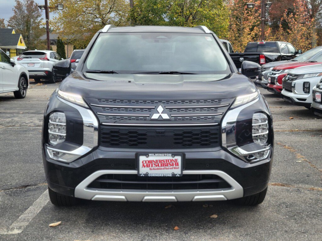 New 2025 Mitsubishi Outlander SEL image 8