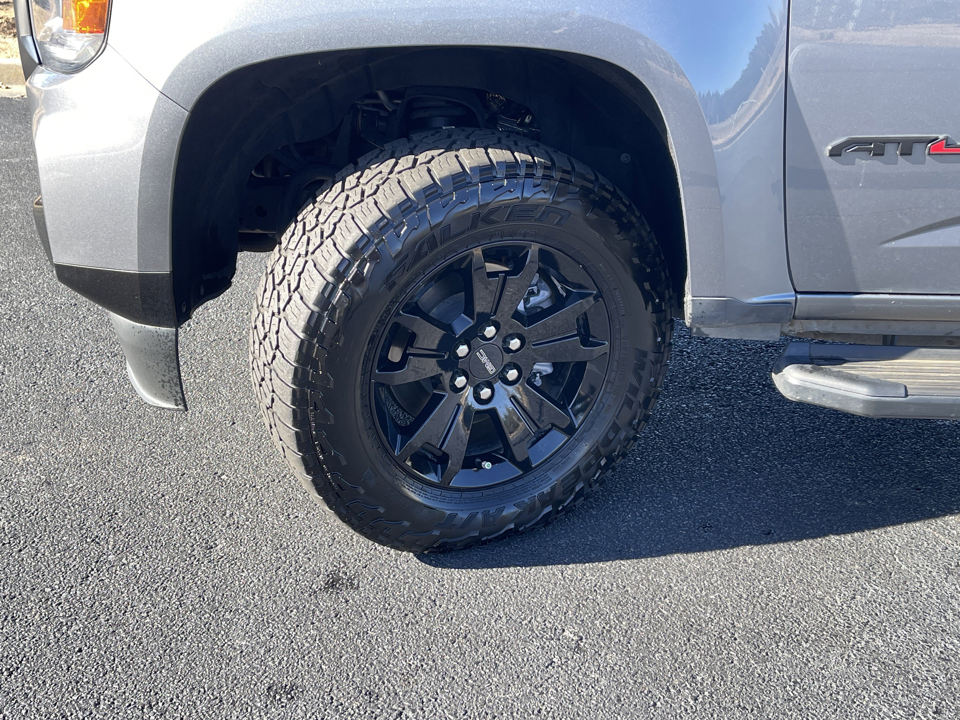 Used 2022 GMC Canyon AT4 image 32