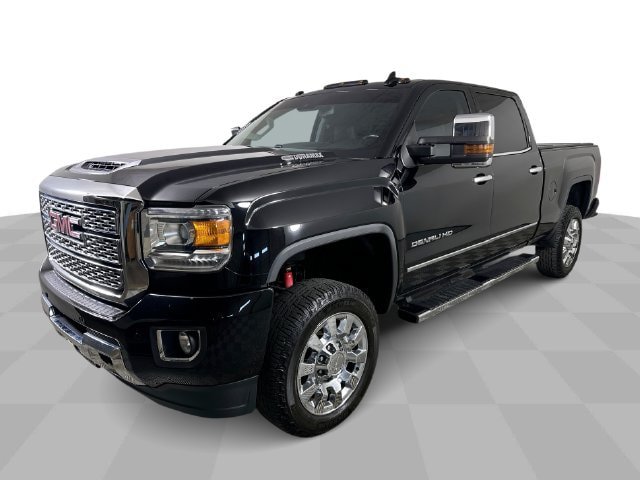 Used 2018 GMC Sierra 2500 Denali w/ Duramax Plus Package AWD/4WD image 4