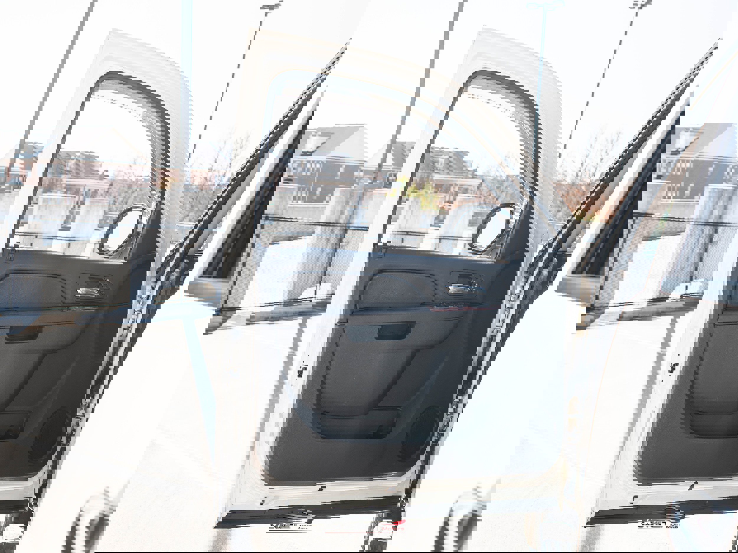 Used 2013 Chevrolet Avalanche LTZ image 40