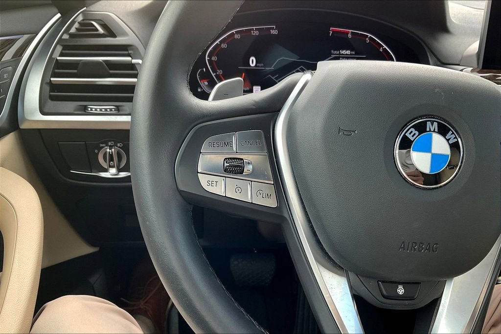 Used 2025 BMW X4 xDrive30i w/ Premium Package image 11