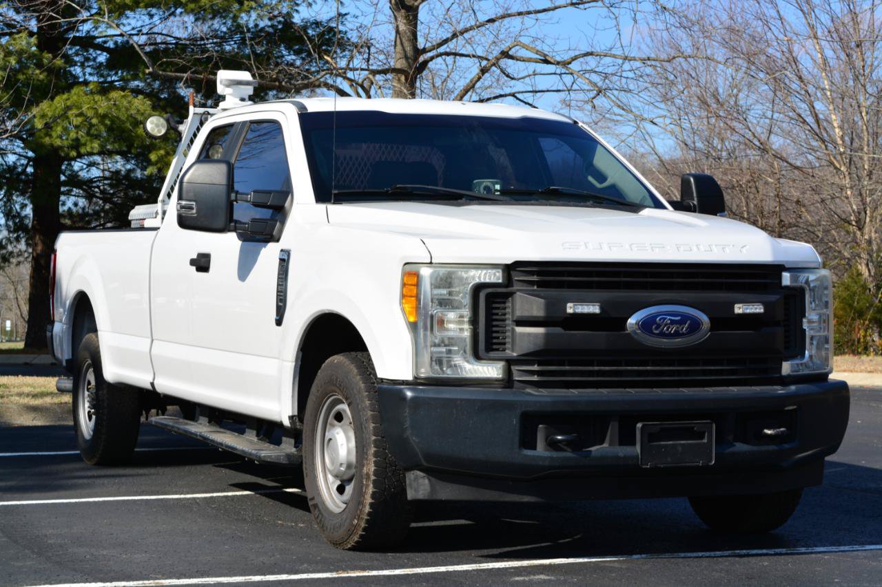 Used 2017 Ford F250 XL w/ Power Equipment Group RWD image 3