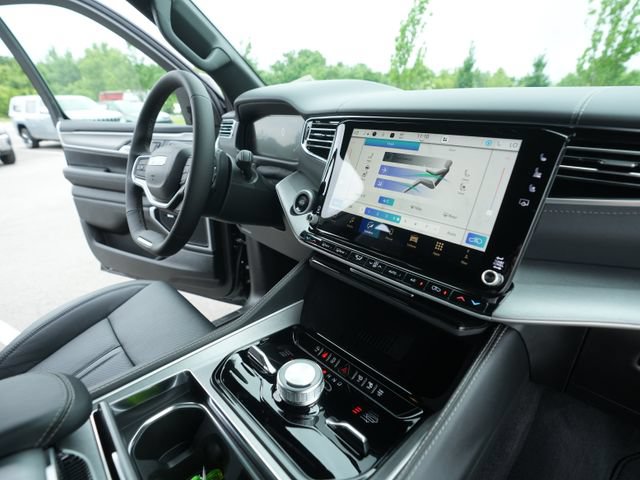 New 2026 Jeep Grand Wagoneer Limited AWD/4WD image 39