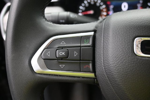 Used 2024 Jeep Compass Latitude AWD/4WD image 17