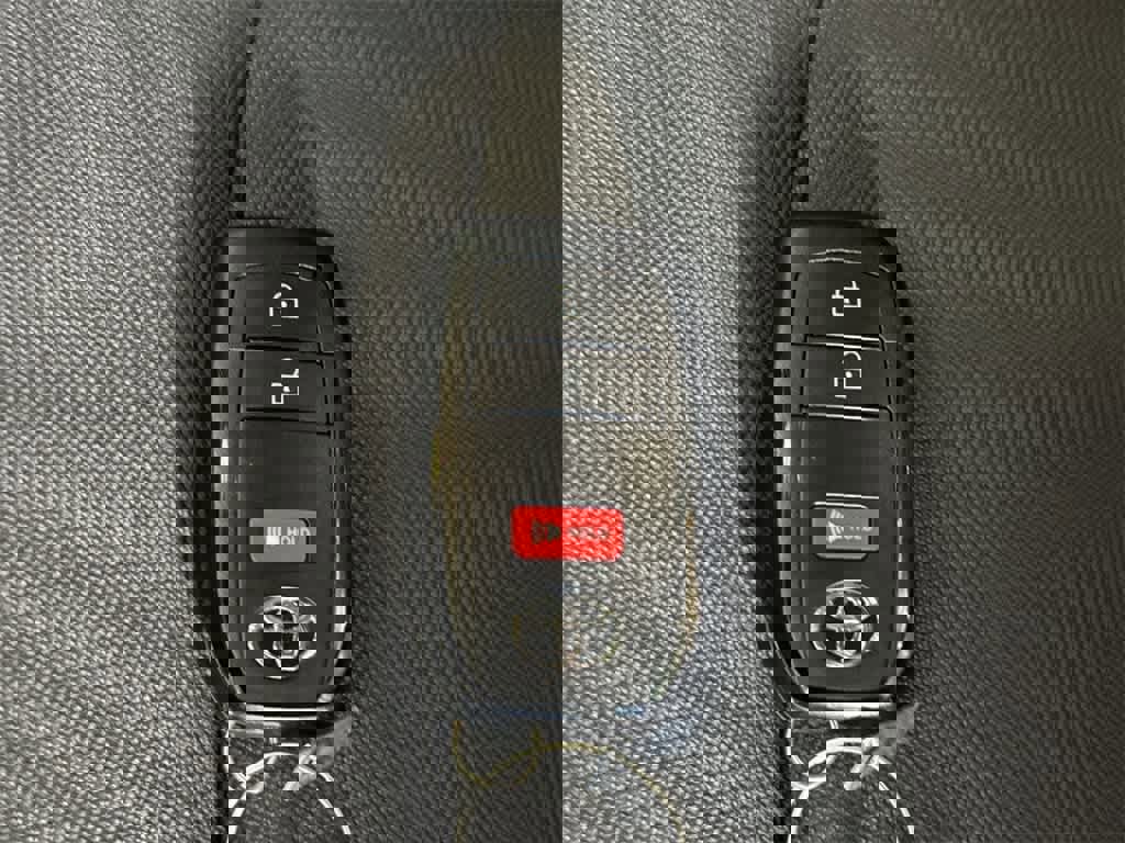 Used 2022 Toyota Corolla Cross LE image 28