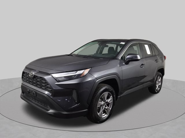 Used 2025 Toyota RAV4 XLE FWD image 2