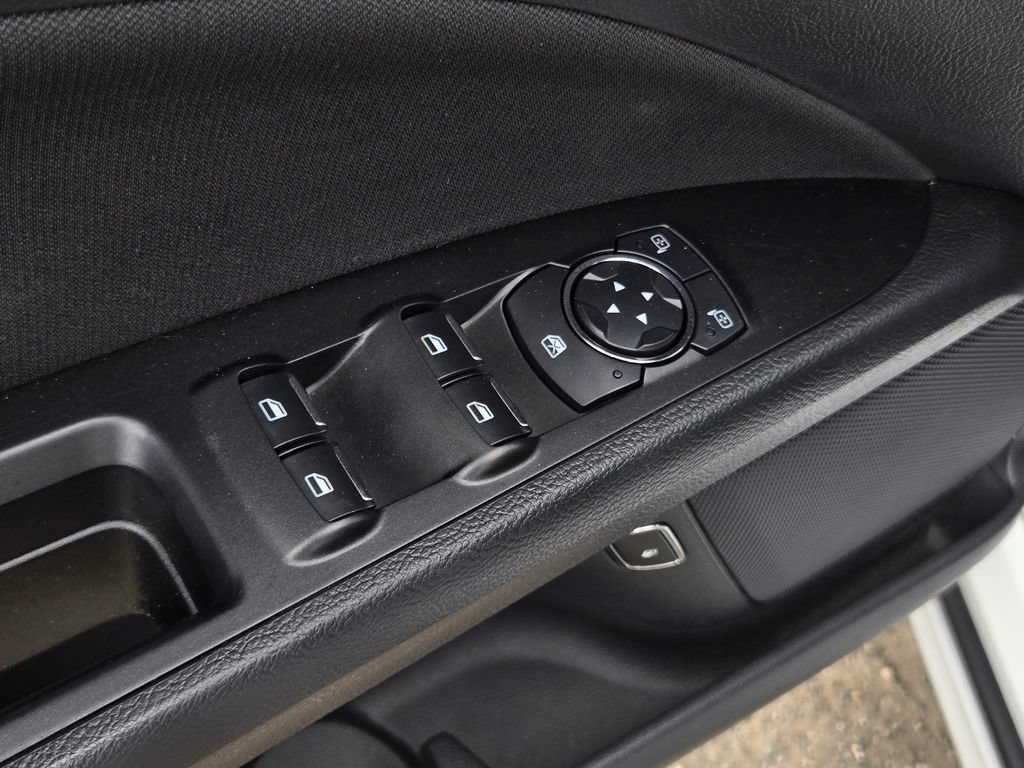 Used 2017 Ford Fusion SE FWD image 11
