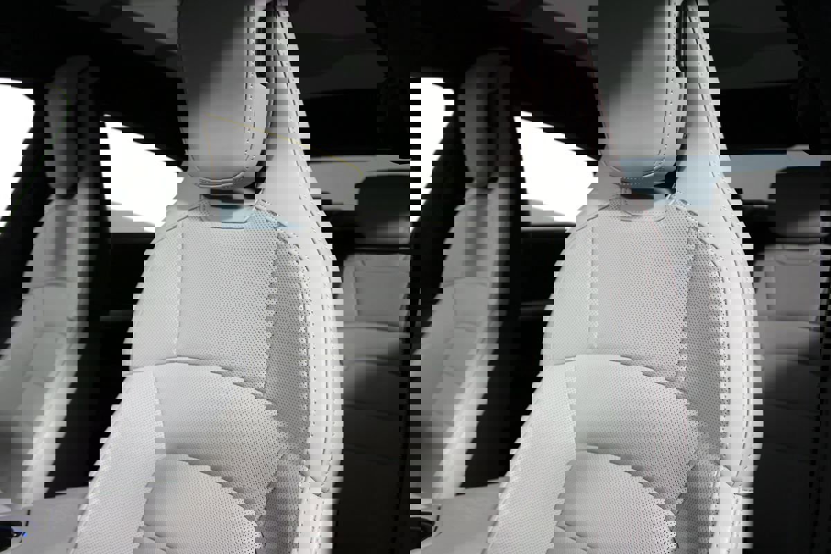 Used 2023 Porsche Taycan w/ Premium Package RWD image 14