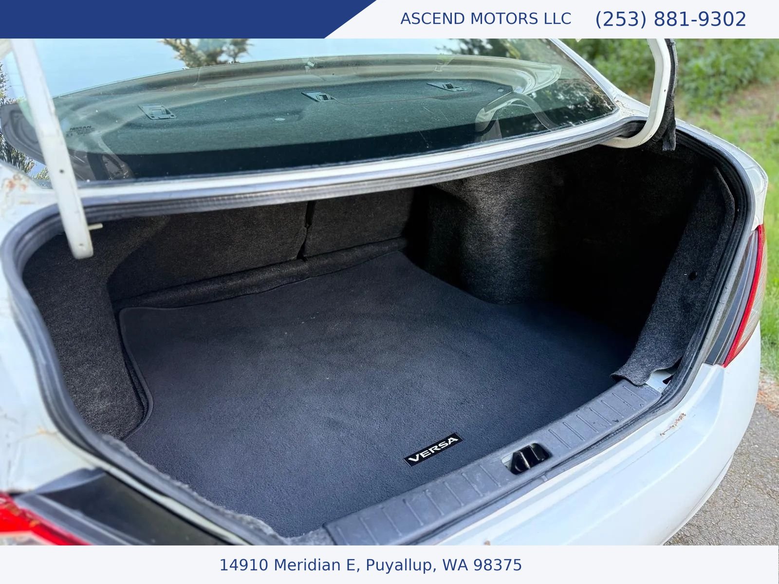Used 2013 Nissan Versa FWD image 16