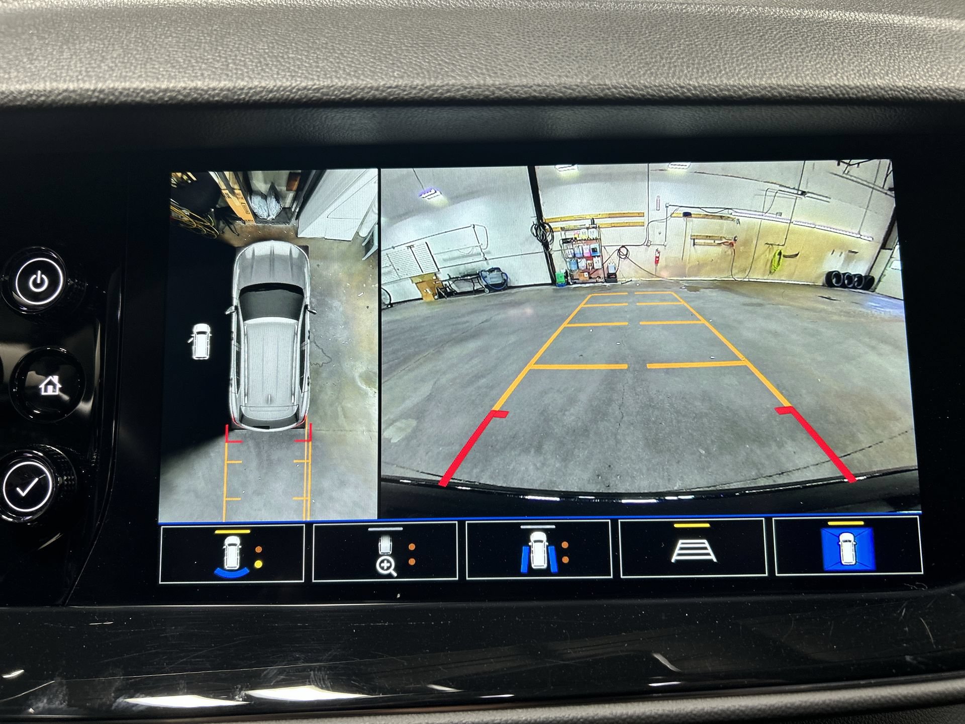Certified 2023 Buick Envision Avenir AWD/4WD image 16