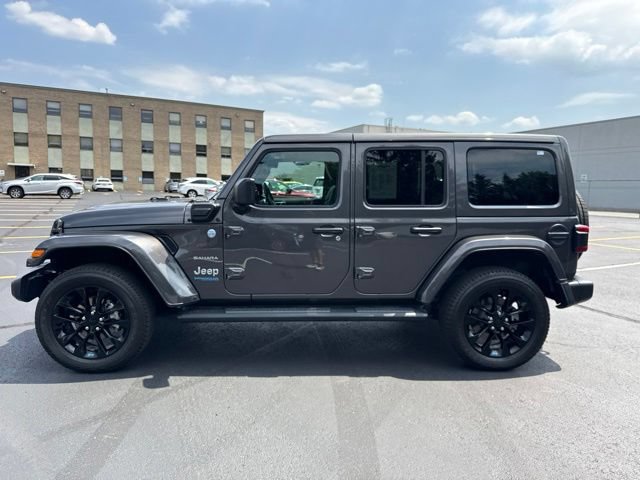Used 2022 Jeep Wrangler Unlimited Sahara w/ Cold Weather Group AWD/4WD image 22