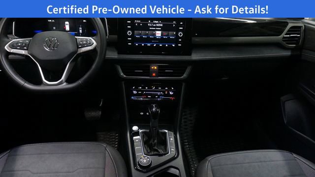 Certified 2025 Volkswagen Taos SE AWD/4WD image 12