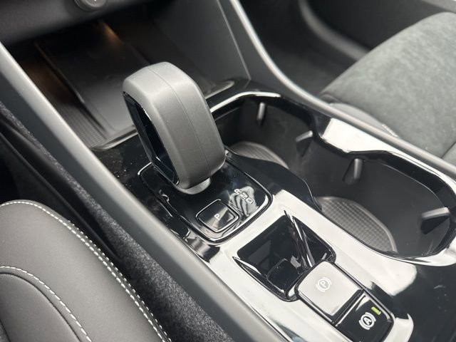 New 2026 Volvo XC40 B5 Ultra w/ Protection Package Premier image 14