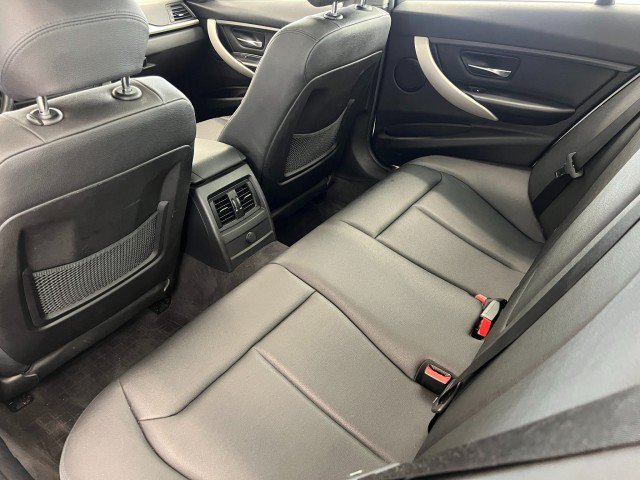 Used 2013 BMW 320i xDrive Sedan AWD/4WD image 25