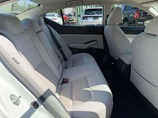 Used 2024 Nissan Altima 2.5 SV FWD image 13
