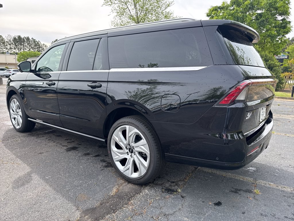 New 2025 Lincoln Navigator L Reserve AWD/4WD image 8