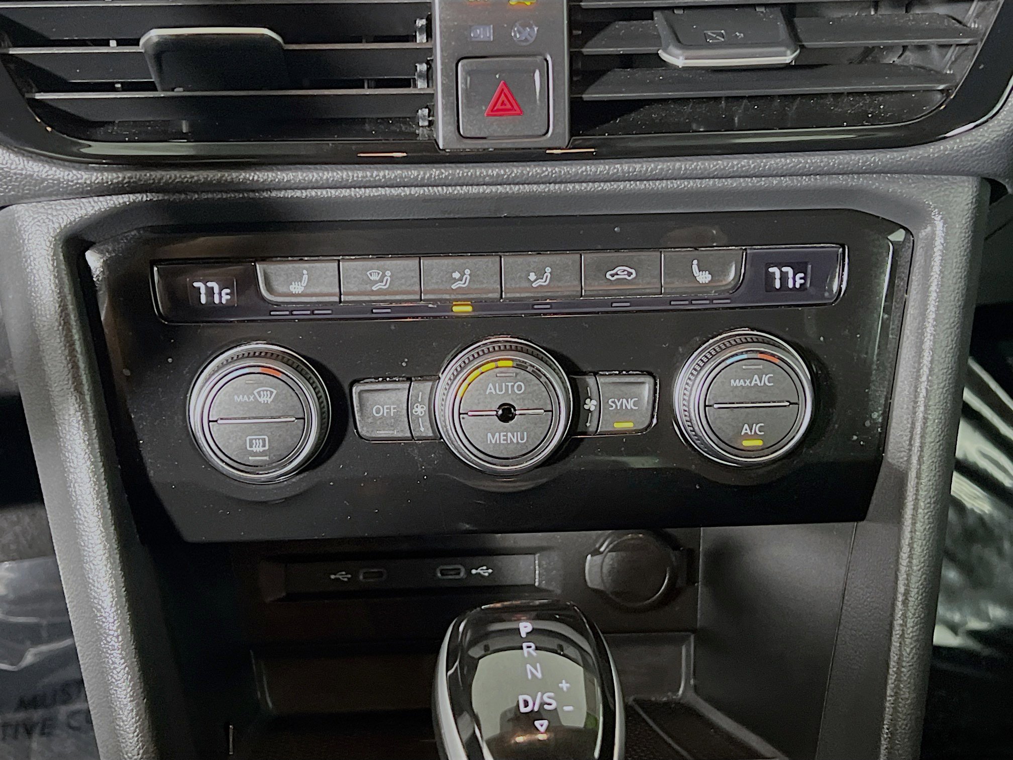 Used 2024 Volkswagen Taos SE image 26