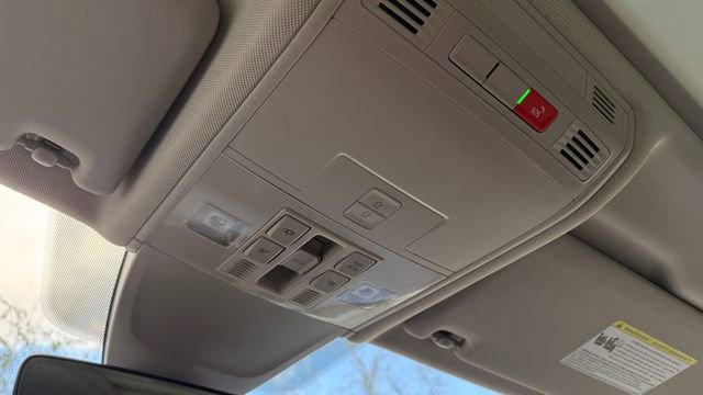 Used 2024 Volkswagen Tiguan Wolfsburg Edition image 26