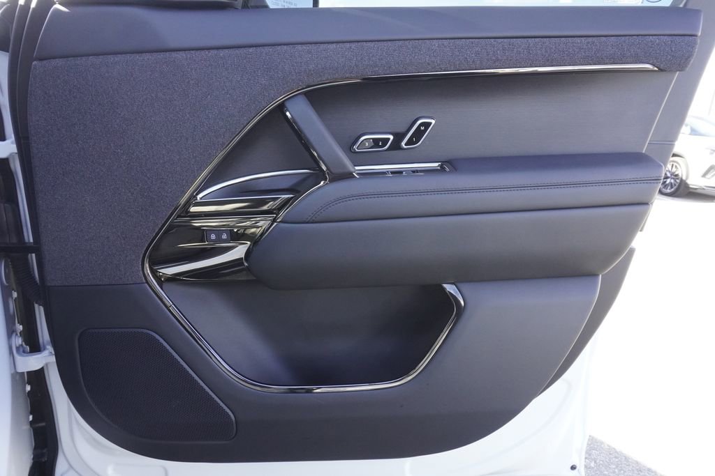 Used 2023 Land Rover Range Rover Sport SE image 21
