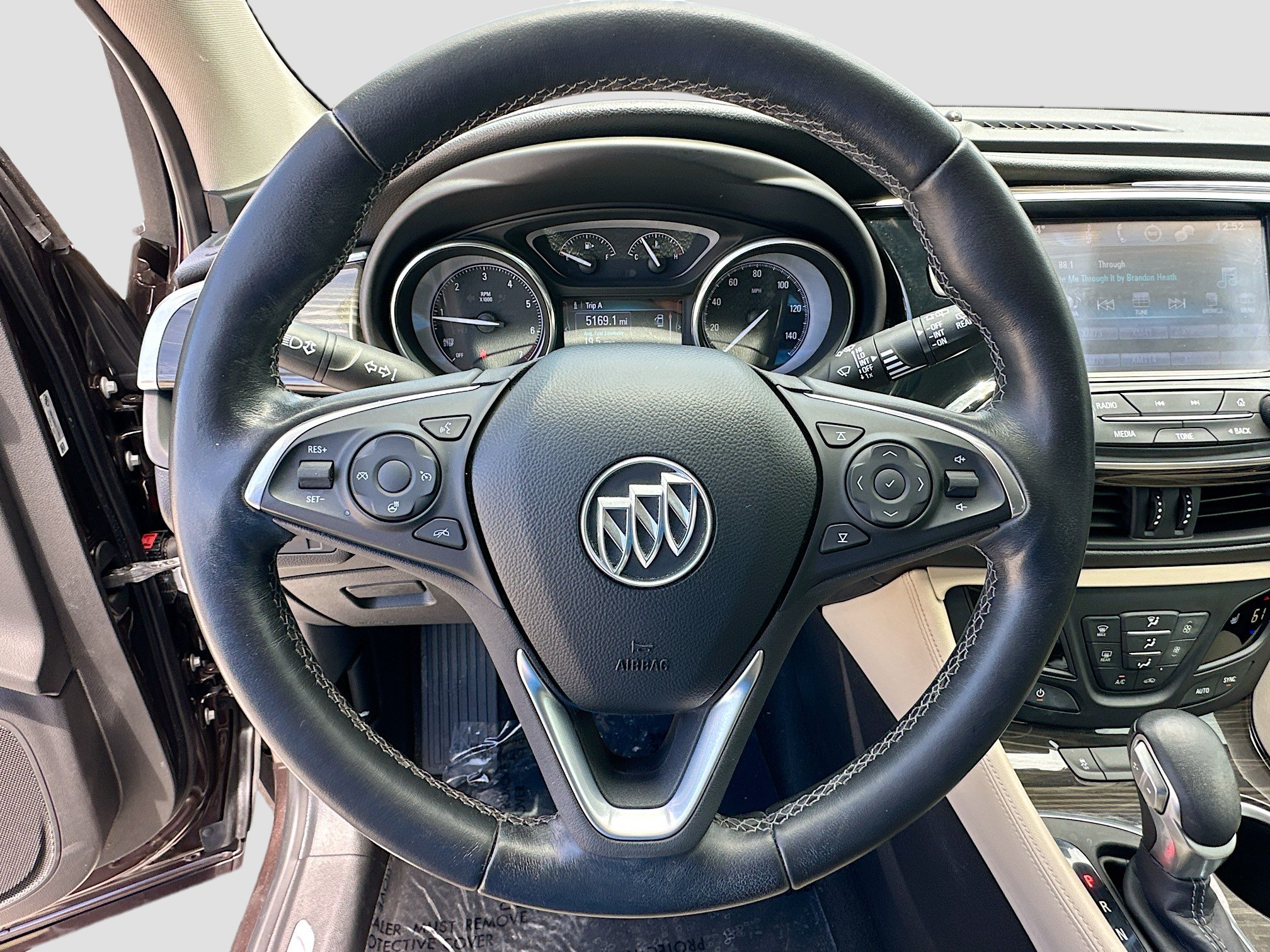 Used 2020 Buick Envision Essence w/ Experience Buick Package FWD image 10