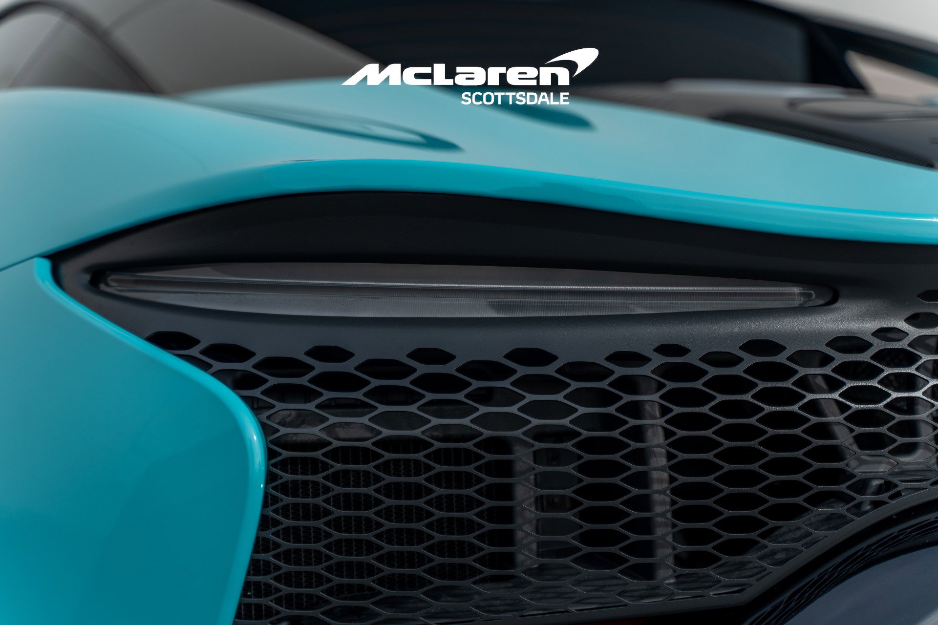 Used 2025 McLaren Artura image 17