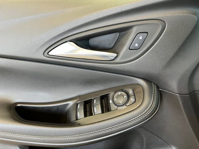 Used 2023 Buick Encore GX Select w/ Sport Touring Package FWD image 17