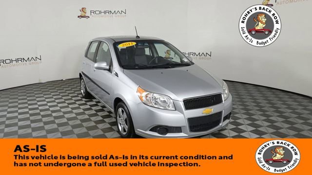 Used 2011 Chevrolet Aveo5 LT w/ LPO, Bodyside Molding Package image 3