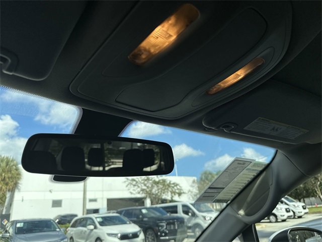 Used 2021 Chrysler Voyager L image 16