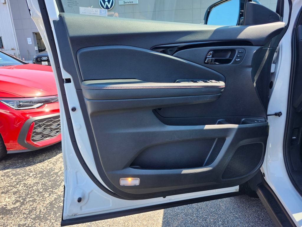 Used 2024 Honda Passport Black Edition image 9