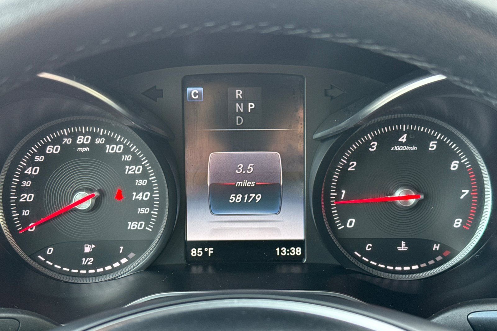 Used 2018 Mercedes-Benz GLC 300 4MATIC image 24