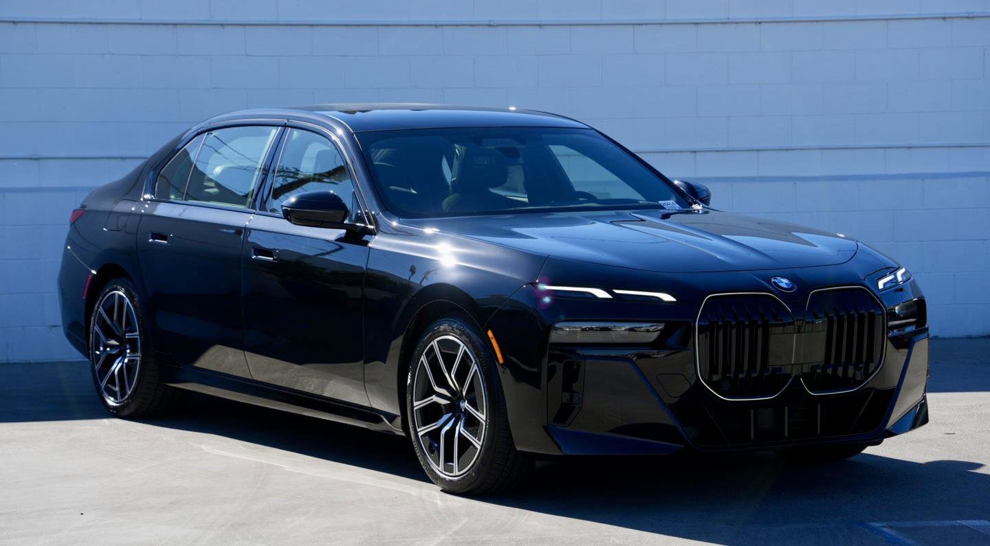 New 2026 BMW 740i