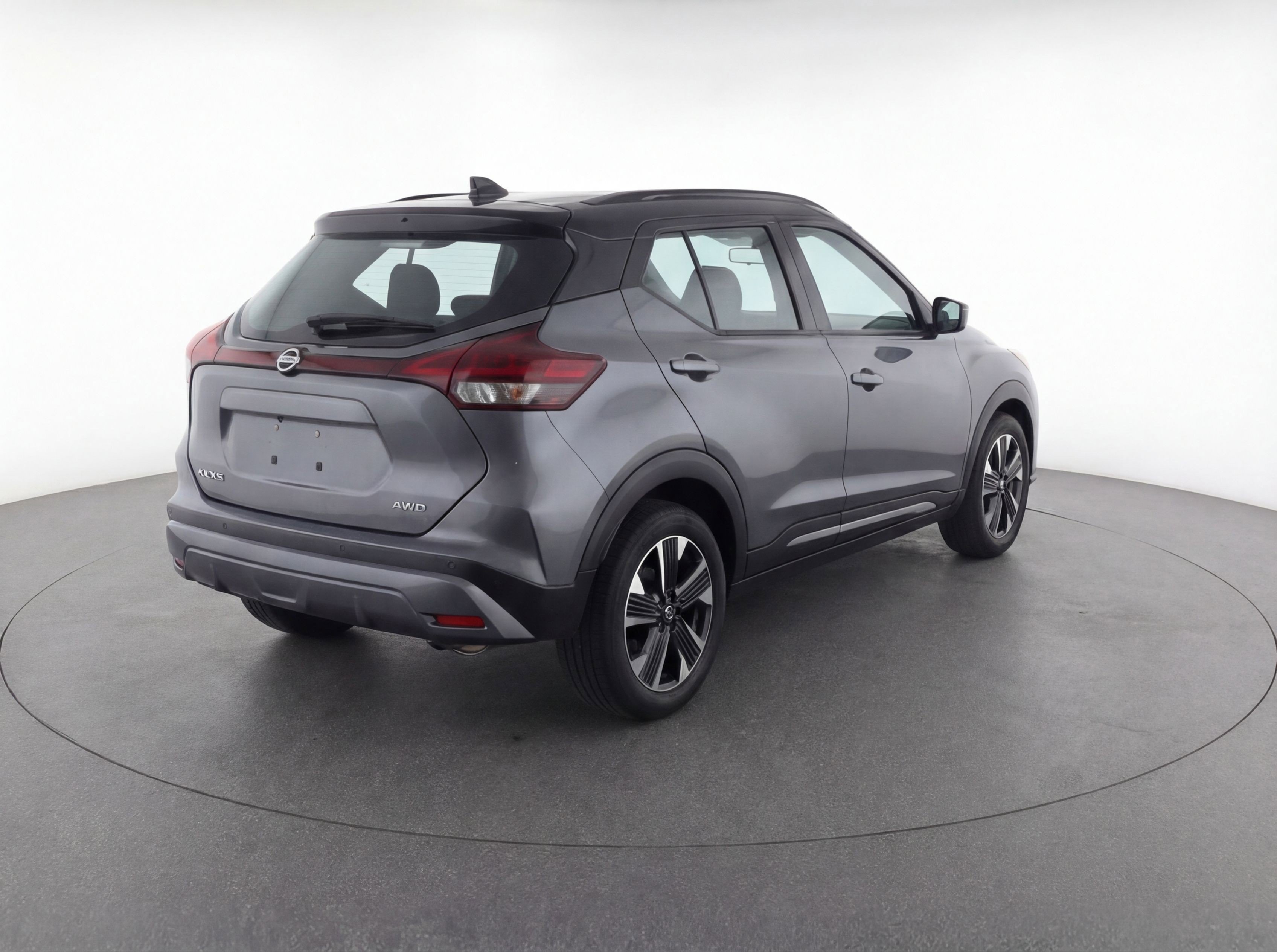 Used 2025 Nissan Kicks SV image 9