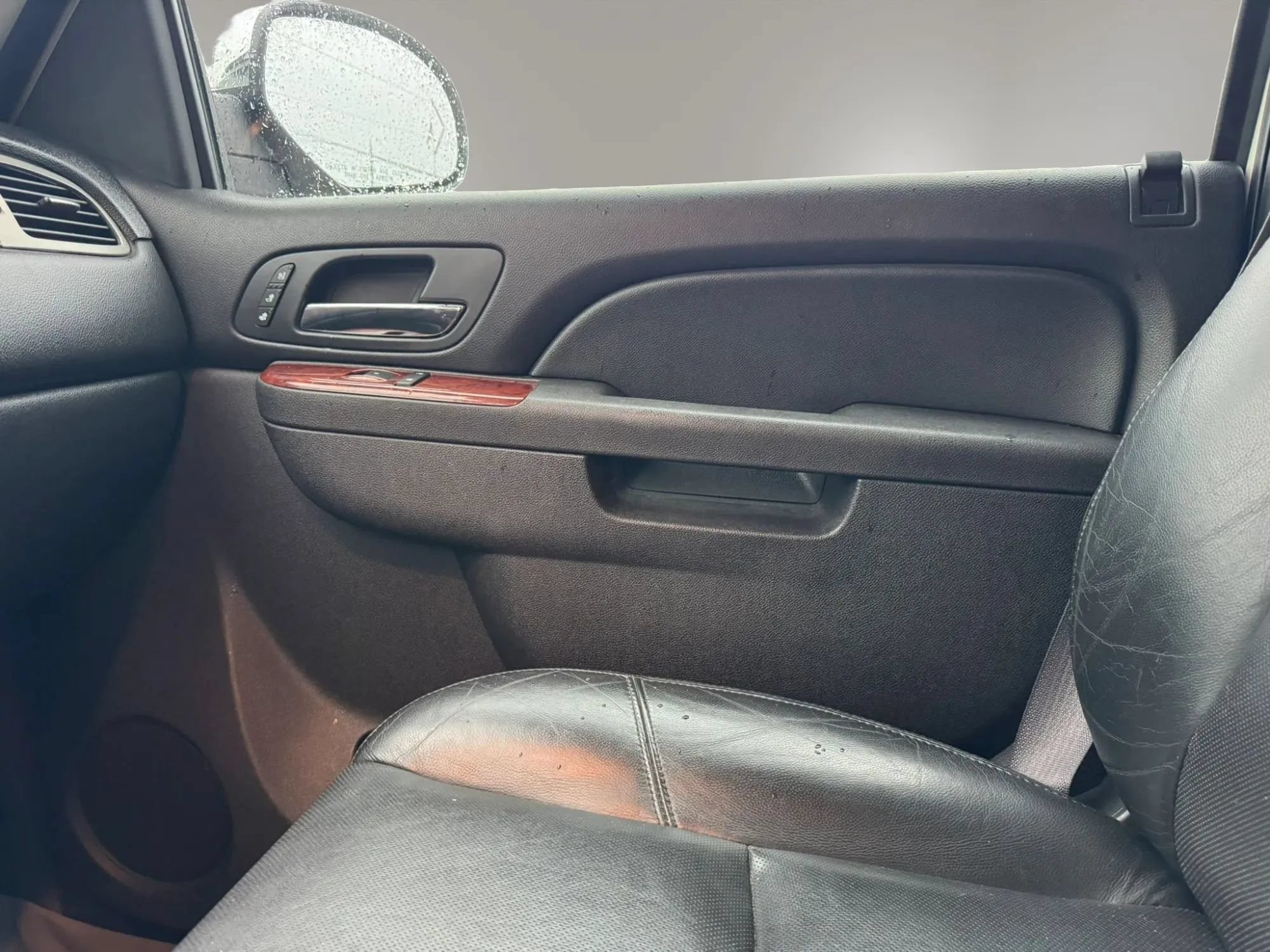 Used 2012 Chevrolet Avalanche LTZ AWD/4WD image 10