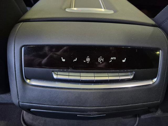 Used 2024 Cadillac Escalade Premium Luxury AWD/4WD image 17
