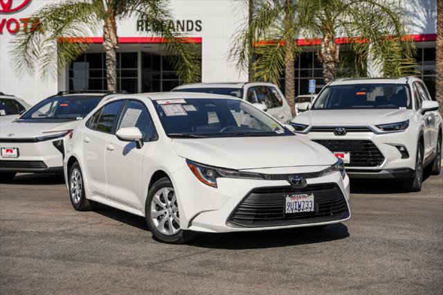 Certified 2025 Toyota Corolla LE FWD image 1