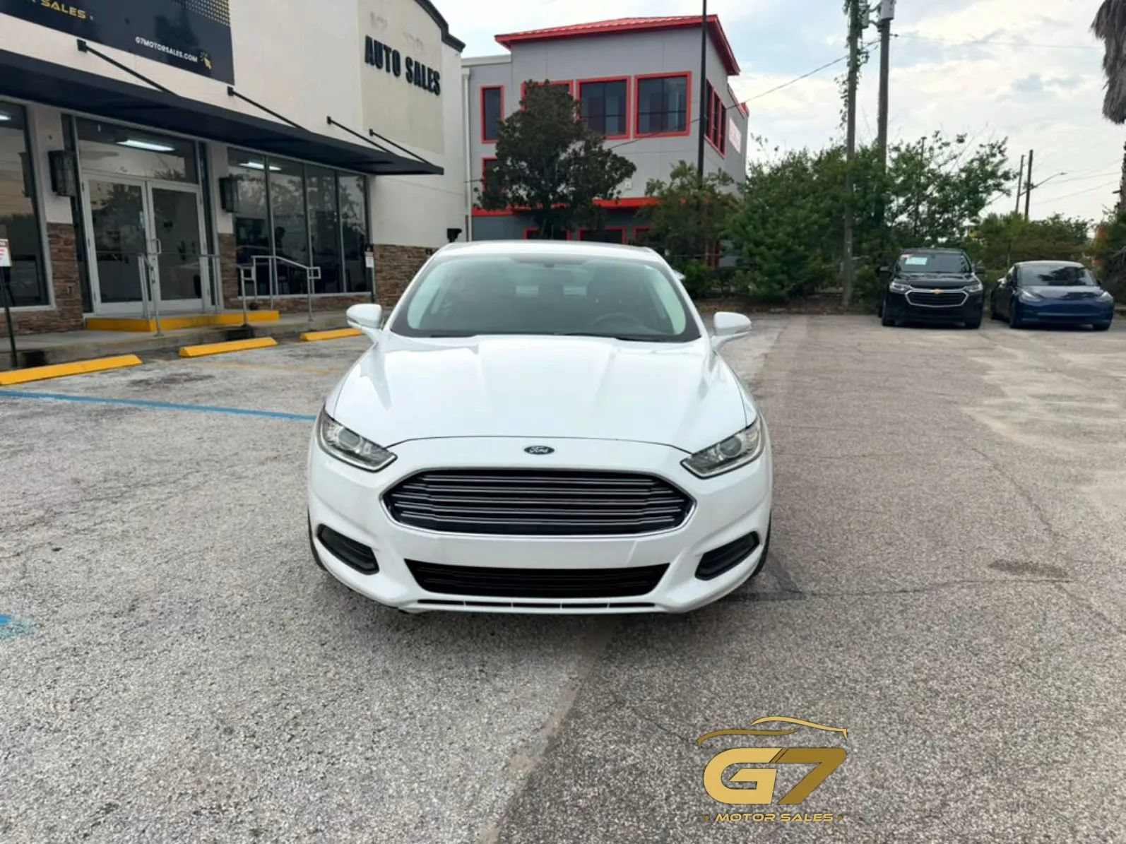 Used 2016 Ford Fusion SE FWD image 2