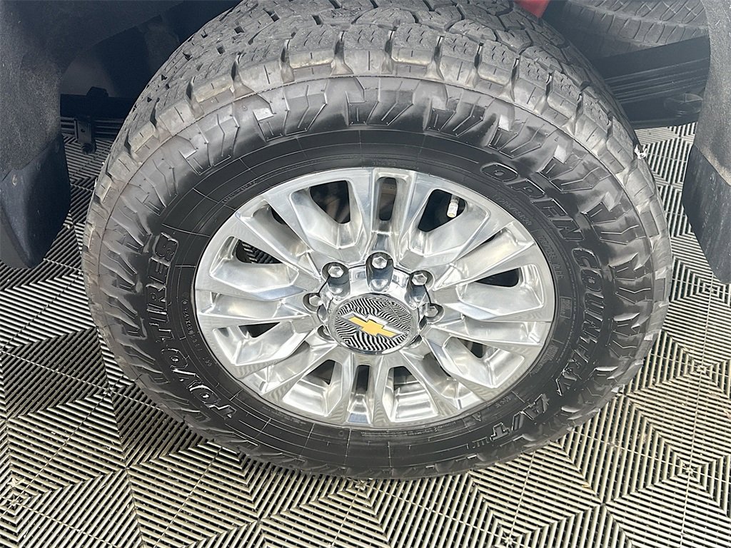 Used 2021 Chevrolet Silverado 2500 High Country w/ Z71 Off-Road Package image 32