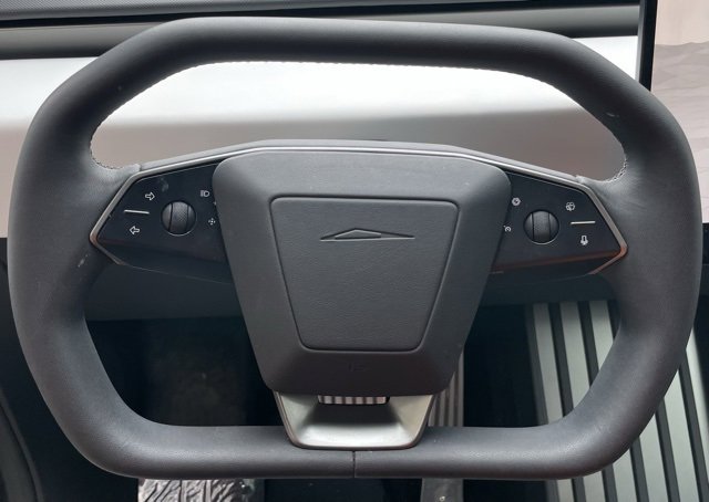 Used 2024 Tesla Cybertruck AWD Crew Cab image 21