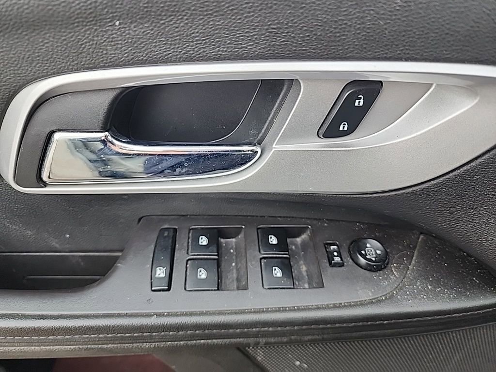 Used 2015 Chevrolet Equinox LS image 14