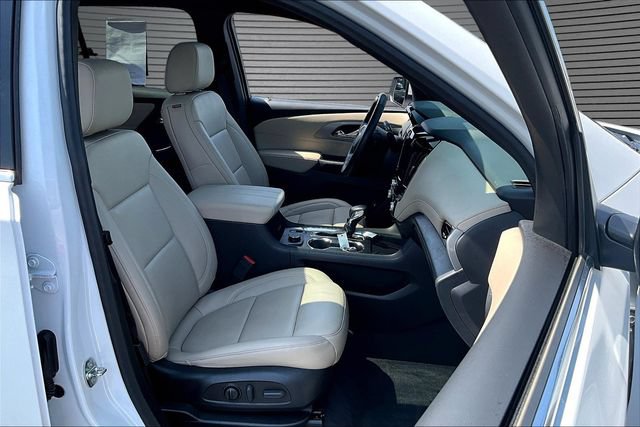 Used 2023 Chevrolet Traverse LT w/ LT Premium Package AWD/4WD image 30